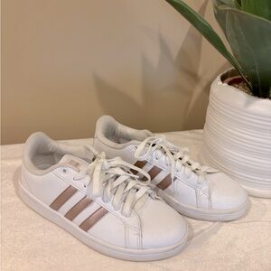 Adidas Women's White & Rose gold Sneakers sz 8 Vegan